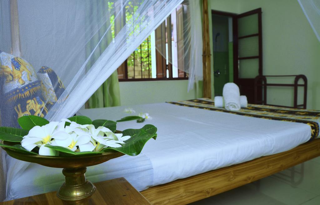 Golden Lodge Tangalle Esterno foto
