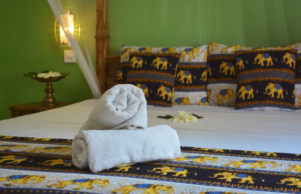 Golden Lodge Tangalle Esterno foto